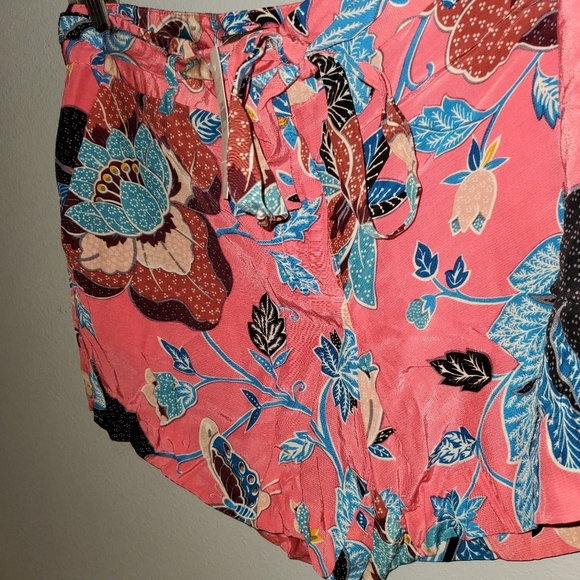 NWT Loft Floral shorts - Picture 4 of 5
